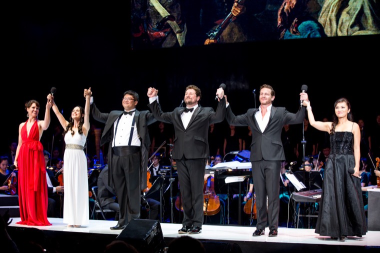 The cast take their bow, Taipei · 2014